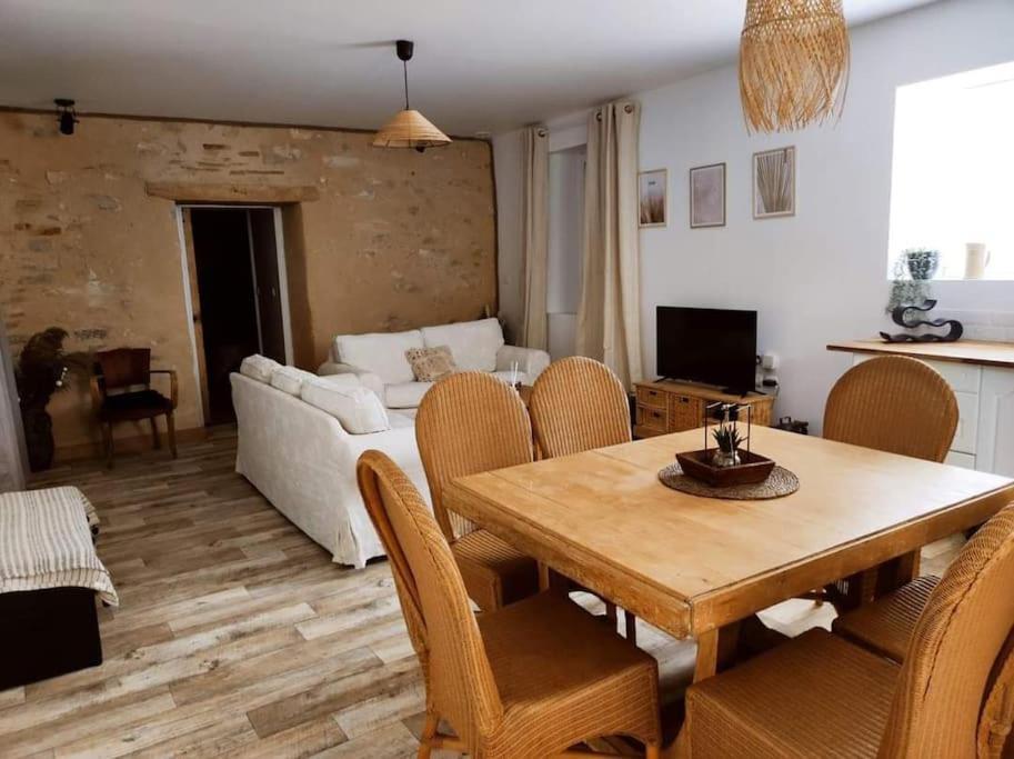 Gite La Petite Longere Septfonds Extérieur photo
